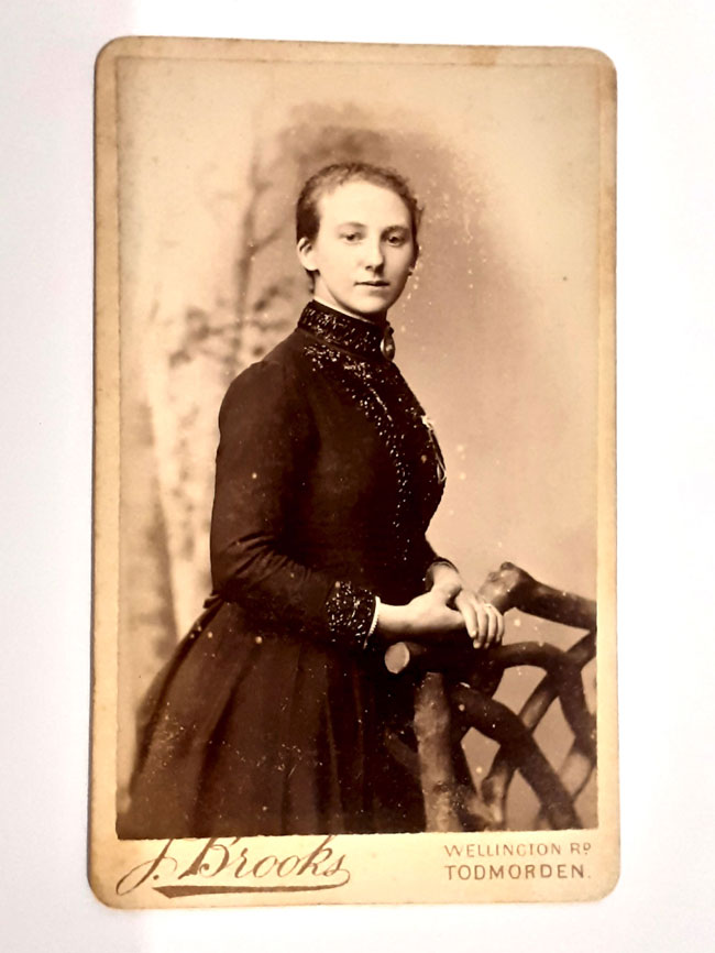 Cartes-de-visite of a women produced in Todmorden